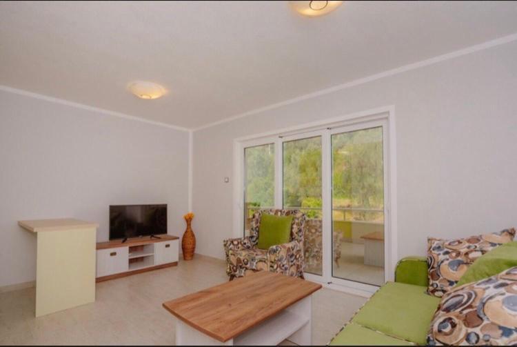 Vila V Lux Apartments Petrovac Luaran gambar