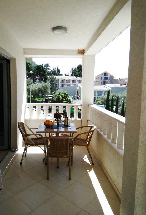 Vila V Lux Apartments Petrovac Luaran gambar